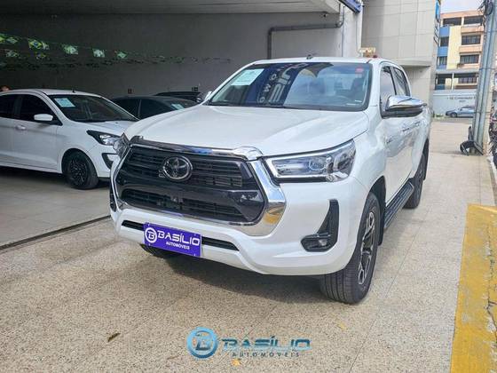 TOYOTA HILUX 2.8 D-4D TURBO DIESEL CD SRX 4X4 AUTOMÁTICO TOYOTA HILUX 2.8 D-4D TURBO DIESEL CD SRX 4X4 AUTOMÁTICO